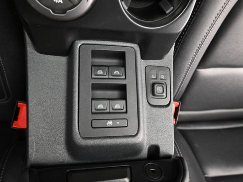 Used 2025 Ford Bronco Badlands image 7