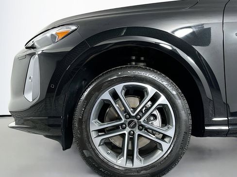 New 2025 Audi Q5 Premium image 11