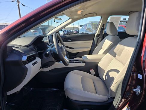 Used 2024 Nissan Altima 2.5 SV image 21