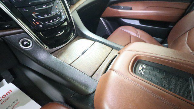 Used 2017 Cadillac Escalade Premium Luxury AWD/4WD image 24