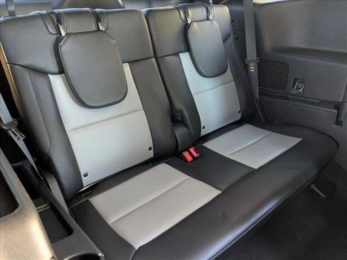 Used 2022 Ford Explorer XLT w/ Equipment Group 202A RWD image 20