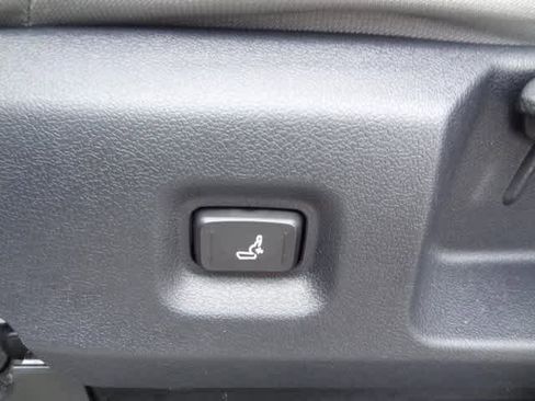 Used 2024 Toyota Tacoma SR5 image 7