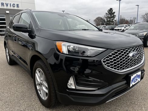 Used 2024 Ford Edge SEL w/ Convenience Package image 4