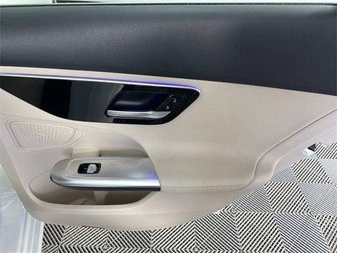 Used 2025 Mercedes-Benz C 300 4MATIC Sedan image 25