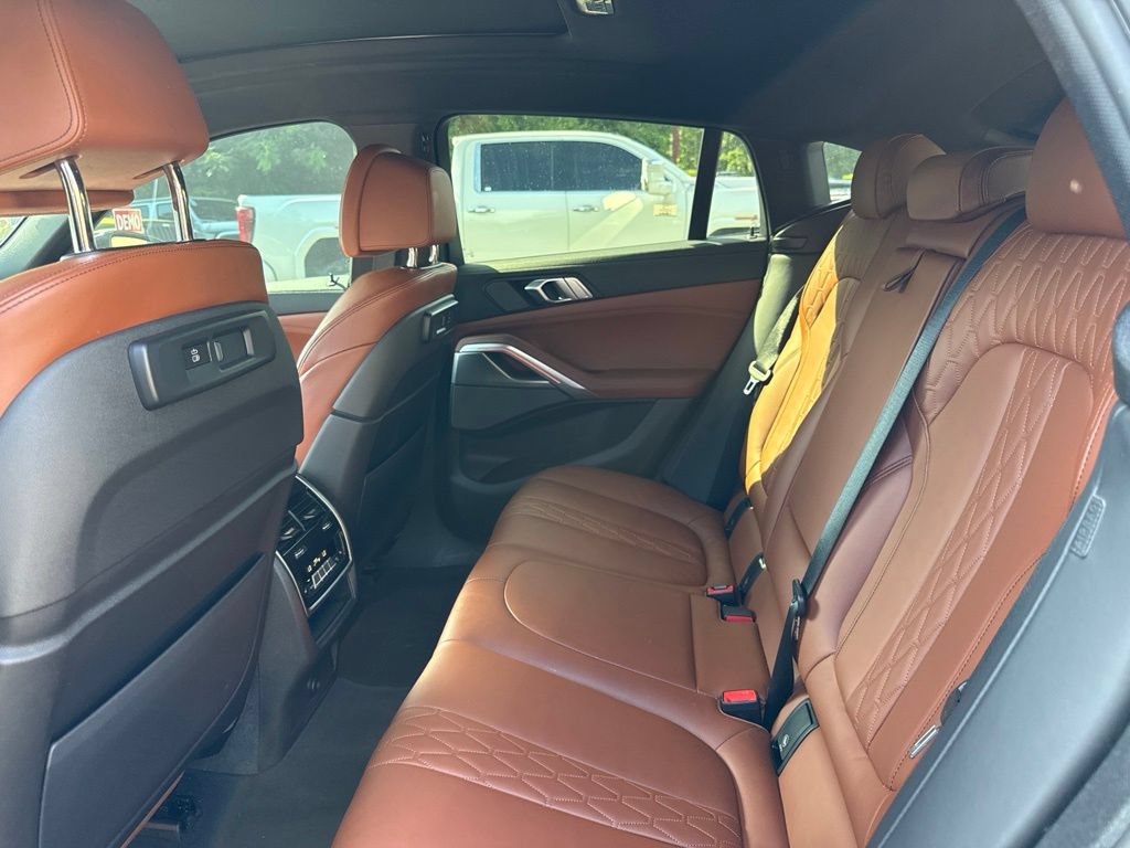 Used 2023 BMW X6 xDrive40i w/ M Sport Package AWD/4WD image 7
