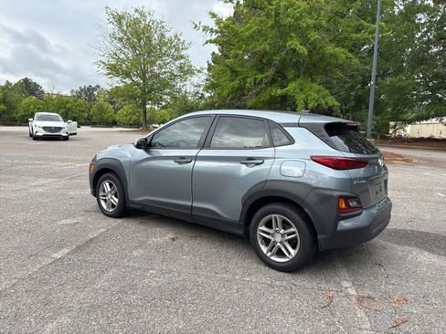 Used 2021 Hyundai Kona SE w/ Cargo Package FWD image 3