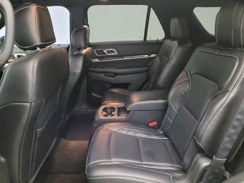 Used 2017 Ford Explorer Platinum AWD/4WD image 18