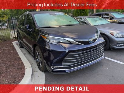 Used 2025 Toyota Sienna Platinum