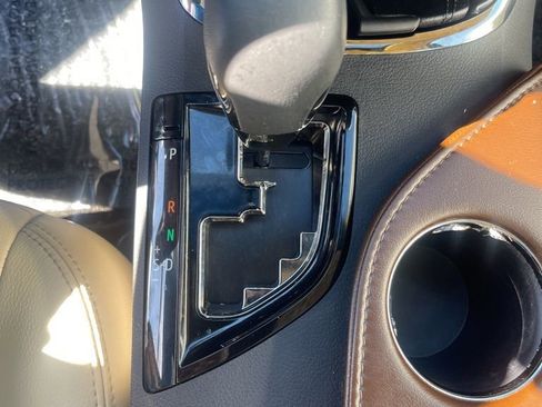 Used 2018 Toyota Avalon XLE Premium w/ Carpet Mat Package image 19