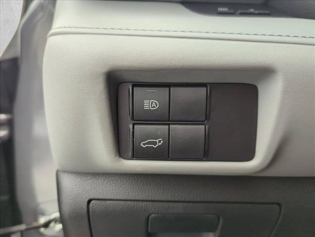 Used 2022 Toyota Highlander XLE FWD image 15