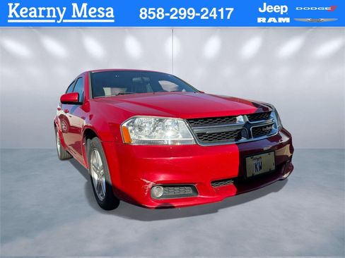 Used 2013 Dodge Avenger SXT image 1