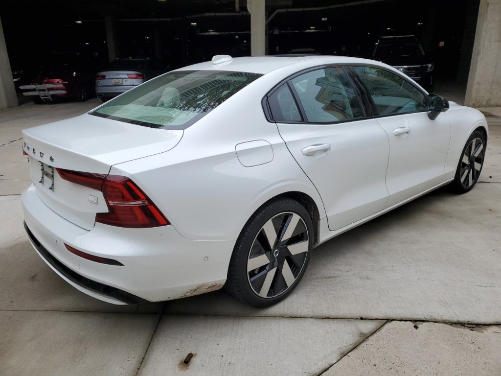 Used 2024 Volvo S60 T8 Plus w/ Climate Package AWD/4WD image 7