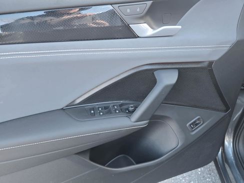 New 2026 Volkswagen Tiguan SE R-Line AWD/4WD image 17