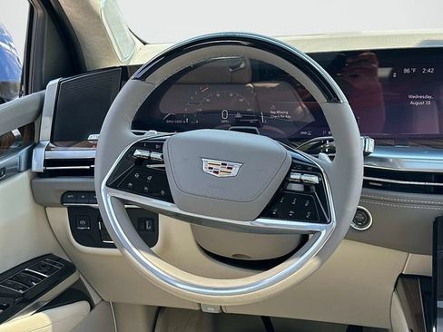 New 2026 Cadillac Escalade Platinum Sport w/ LPO, ONYX Package AWD/4WD image 5