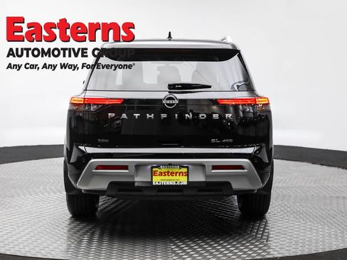 Used 2022 Nissan Pathfinder SL image 6