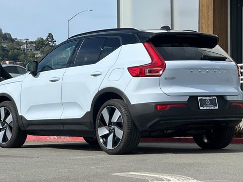 Used 2025 Volvo EX40 Ultra w/ Protection Package Premier image 7