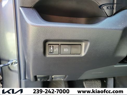 Used 2021 Toyota RAV4 LE FWD image 22