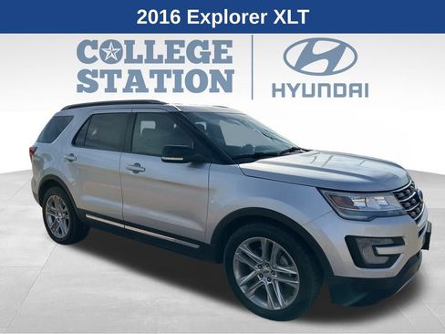 Used 2016 Ford Explorer XLT w/ Equipment Group 202A image 1