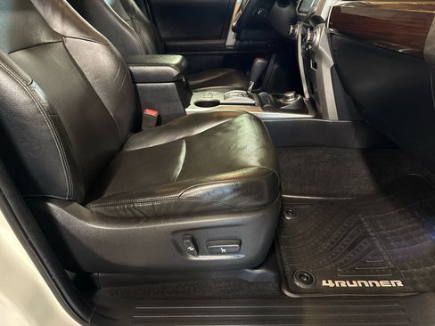 Used 2014 Toyota 4Runner Limited image 40