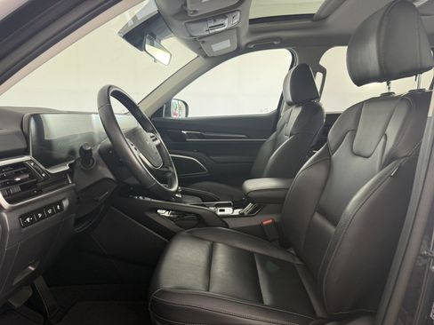Used 2025 Kia Telluride S FWD image 15