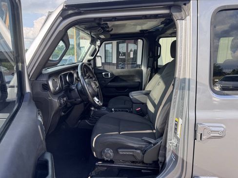 Used 2020 Jeep Wrangler Unlimited Sahara AWD/4WD image 11