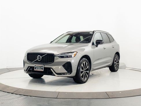 Used 2023 Volvo XC60 B5 Plus AWD/4WD image 3