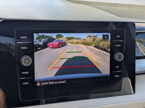 New 2026 Volkswagen Taos SE image 12