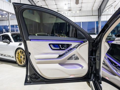 Used 2025 Mercedes-Benz S 63 AMG S image 11