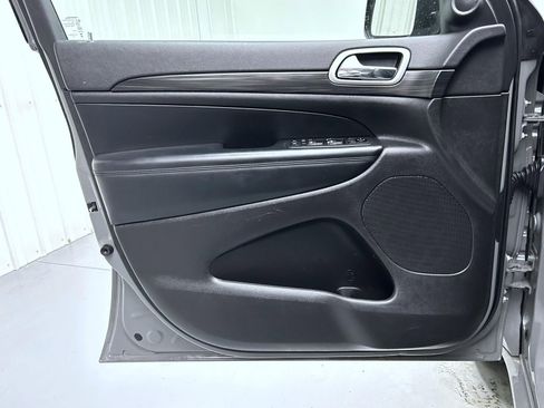 Used 2021 Jeep Grand Cherokee Laredo X AWD/4WD image 9