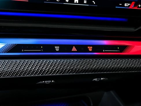 Used 2025 BMW M5 w/ Executive Package image 48