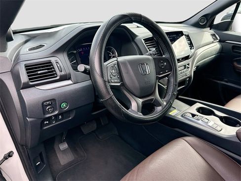 Used 2024 Honda Passport EX-L image 9