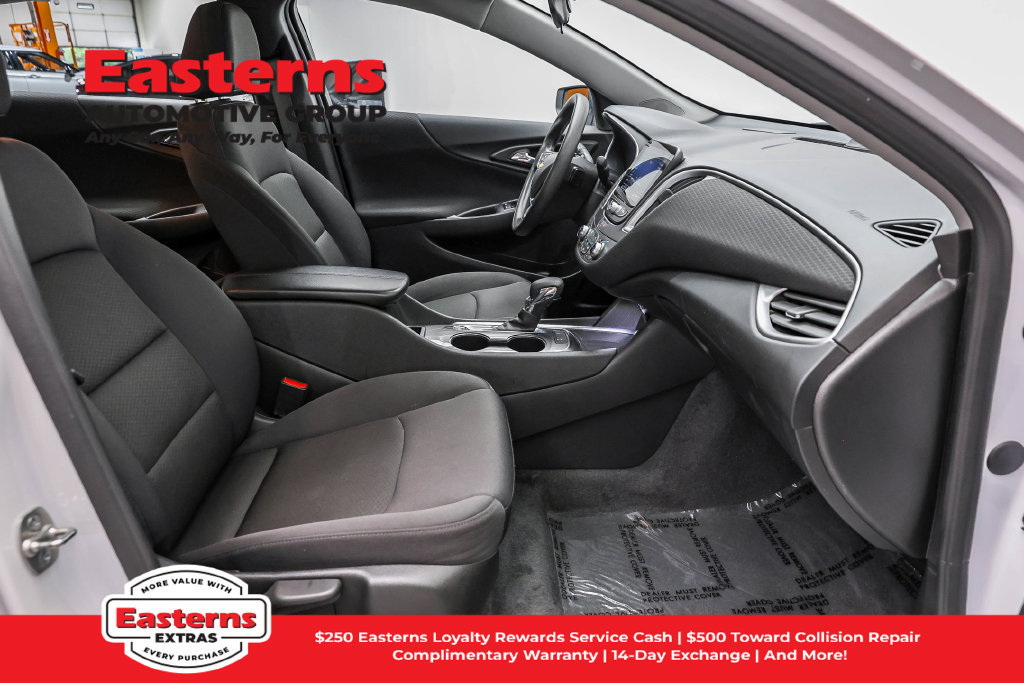 Used 2025 Chevrolet Malibu LT FWD image 26