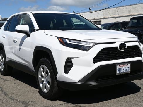 Used 2023 Toyota RAV4 LE image 6
