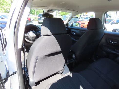 Used 2023 Honda HR-V LX image 14