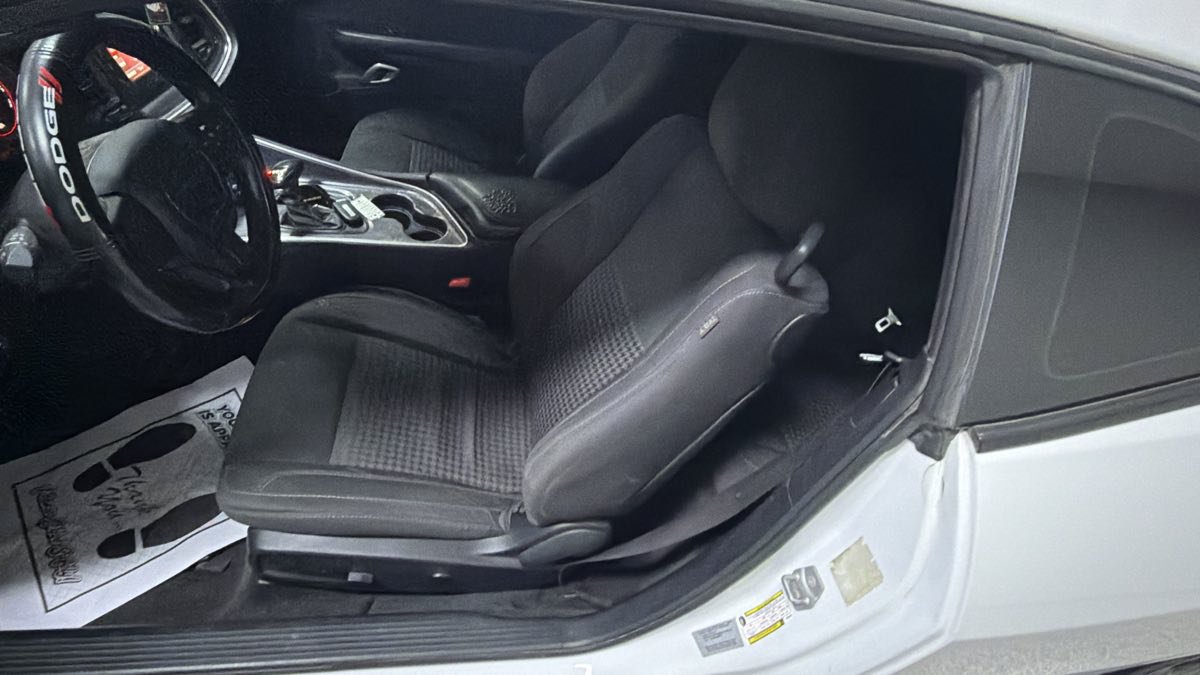Used 2017 Dodge Challenger R/T RWD image 10