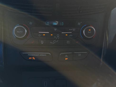 Used 2017 Ford Escape Titanium FWD image 16