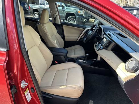 Used 2015 Toyota RAV4 Limited image 19