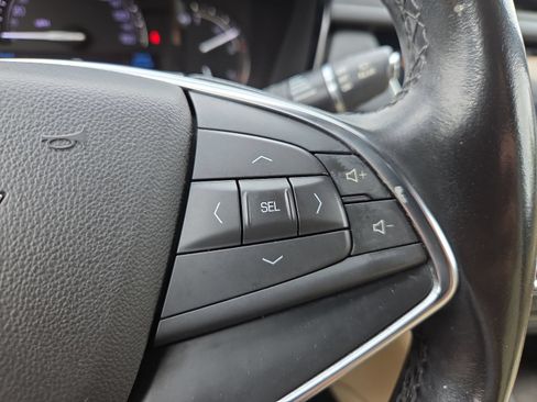 Used 2019 Cadillac XT5 FWD image 24