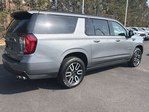 Used 2022 GMC Yukon XL AT4 AWD/4WD image 10
