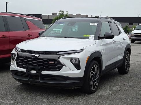 Used 2025 Chevrolet TrailBlazer RS w/ Convenience Package FWD image 1