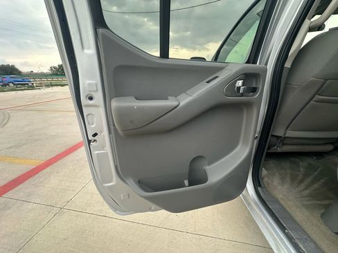 Used 2018 Nissan Frontier SV image 31