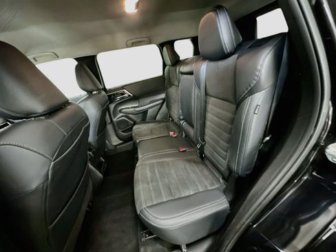 Used 2024 Mitsubishi Outlander SE AWD/4WD image 29
