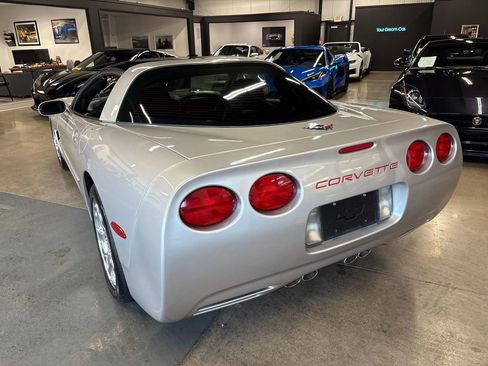 Used 2004 Chevrolet Corvette Coupe w/ Preferred Equipment Group image 7