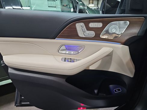 New 2026 Mercedes-Benz GLS 450 4MATIC image 29