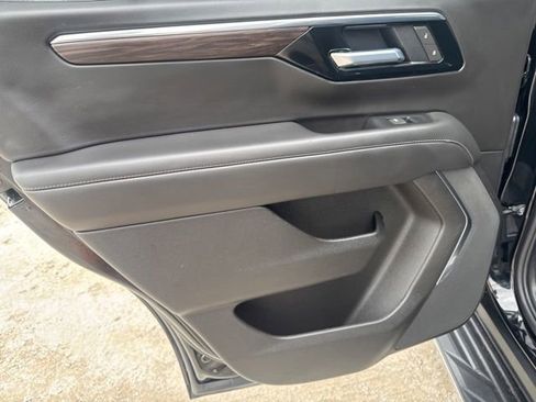 Used 2025 Chevrolet Tahoe LT image 27