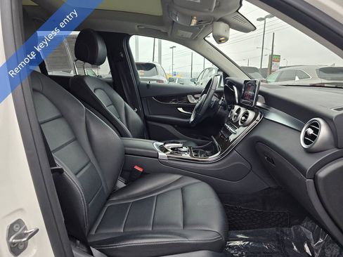 Used 2017 Mercedes-Benz GLC 300 4MATIC image 12