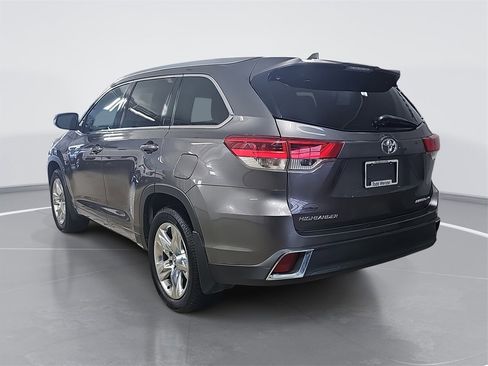 Used 2019 Toyota Highlander Limited image 6