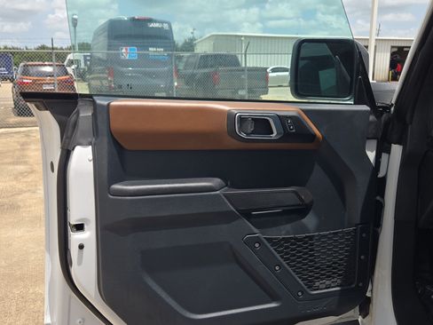 Certified 2024 Ford Bronco Outer Banks AWD/4WD image 14