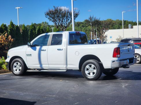 Used 2017 RAM 1500 Classic SLT image 9