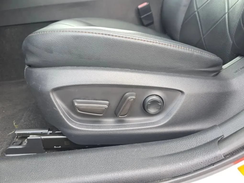 Used 2019 Toyota Camry XLE w/ Driver Assist Package FWD image 15